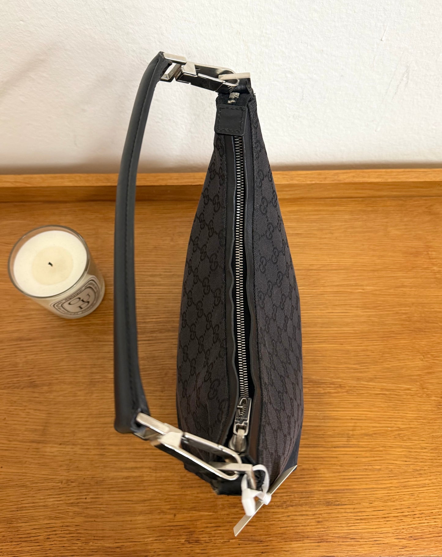 GUCCI GG BLACK SHOULDER BAG