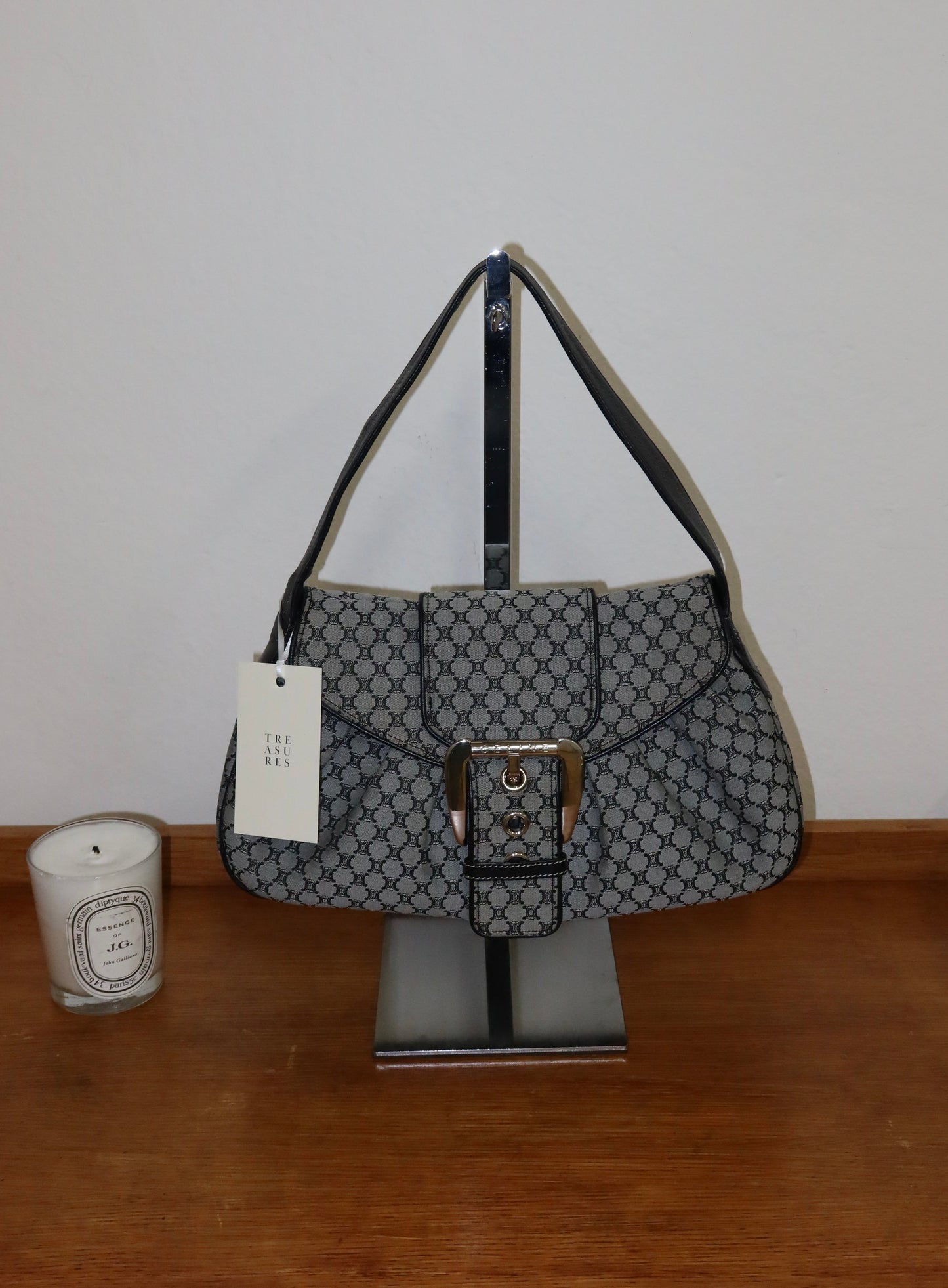 CELINE TRIOMPHE SHOULDER BAG