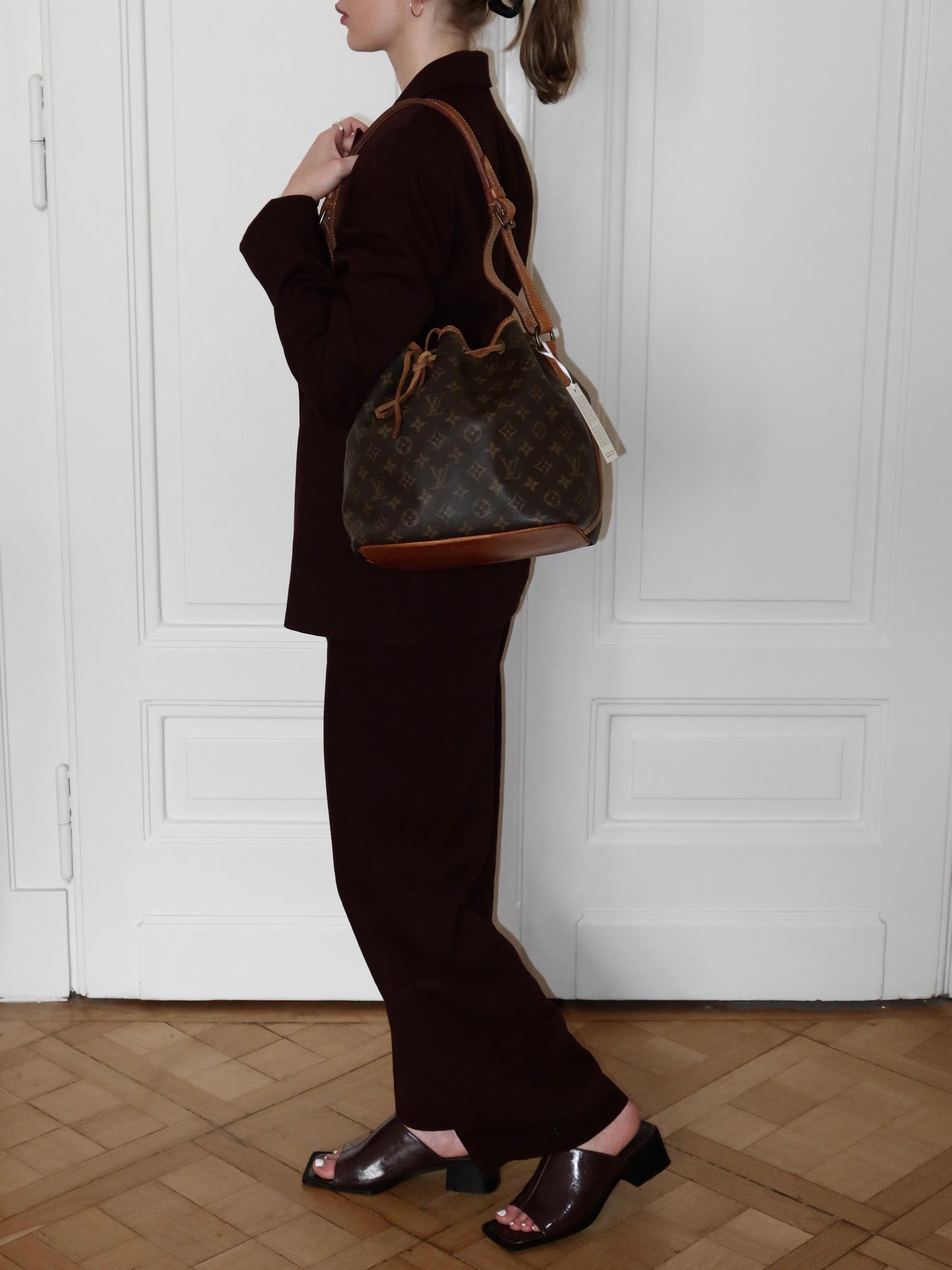 LV PETIT NOÉ MONOGRAM BUCKET BAG 319
