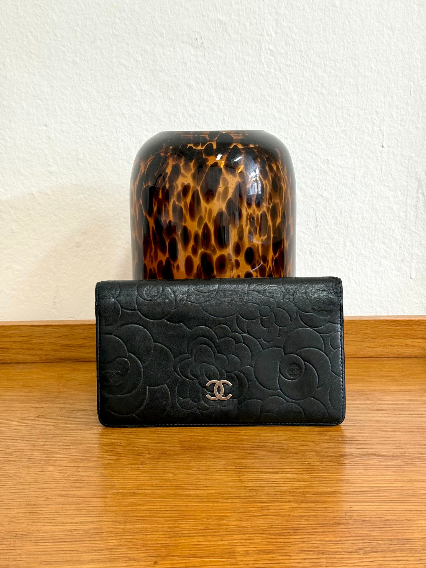 CHANEL CAMELLIA WALLET BLACK SERIES 11