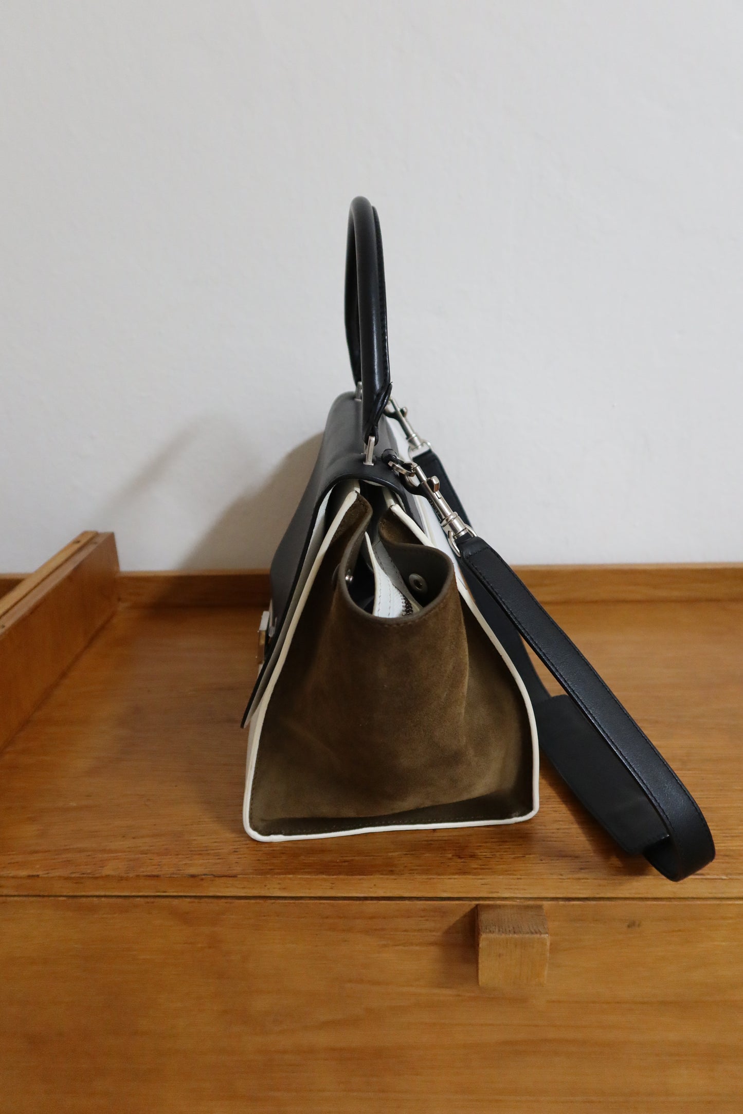 CELINE PHOEBE PHILO TRAPEZE BLACK WHITE