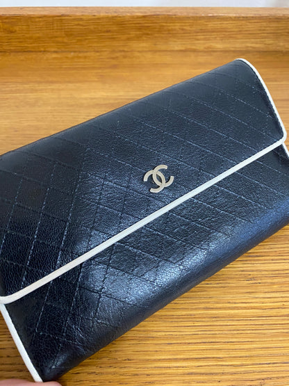 CHANEL QUILTED WALLET BLACK/WHITE SERIES 11