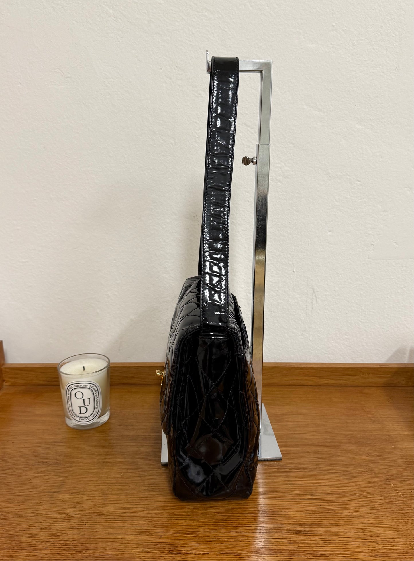 CHANEL TWIST LOCK FLAP PATENT LEATHER