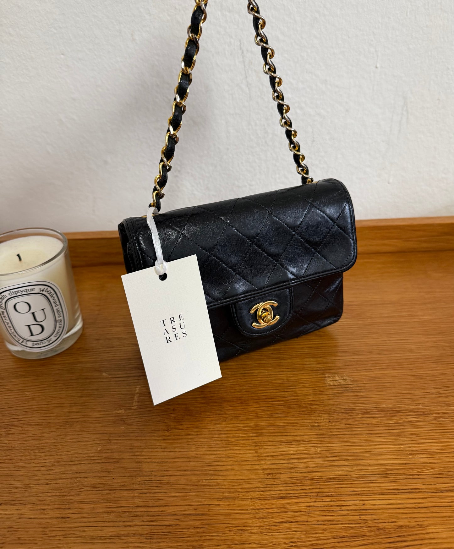 CHANEL CLASSIC SINGLE FLAP BAG TWIST LOCK 24K GOLD