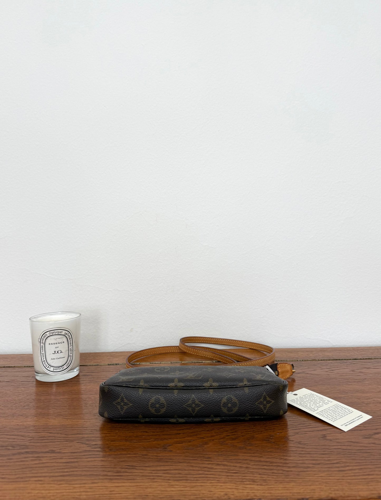 LV POCHETTE