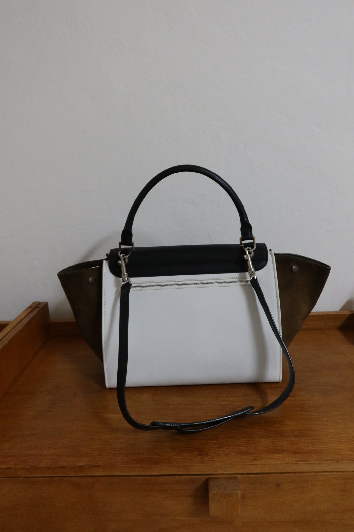 CELINE PHOEBE PHILO TRAPEZE BLACK WHITE