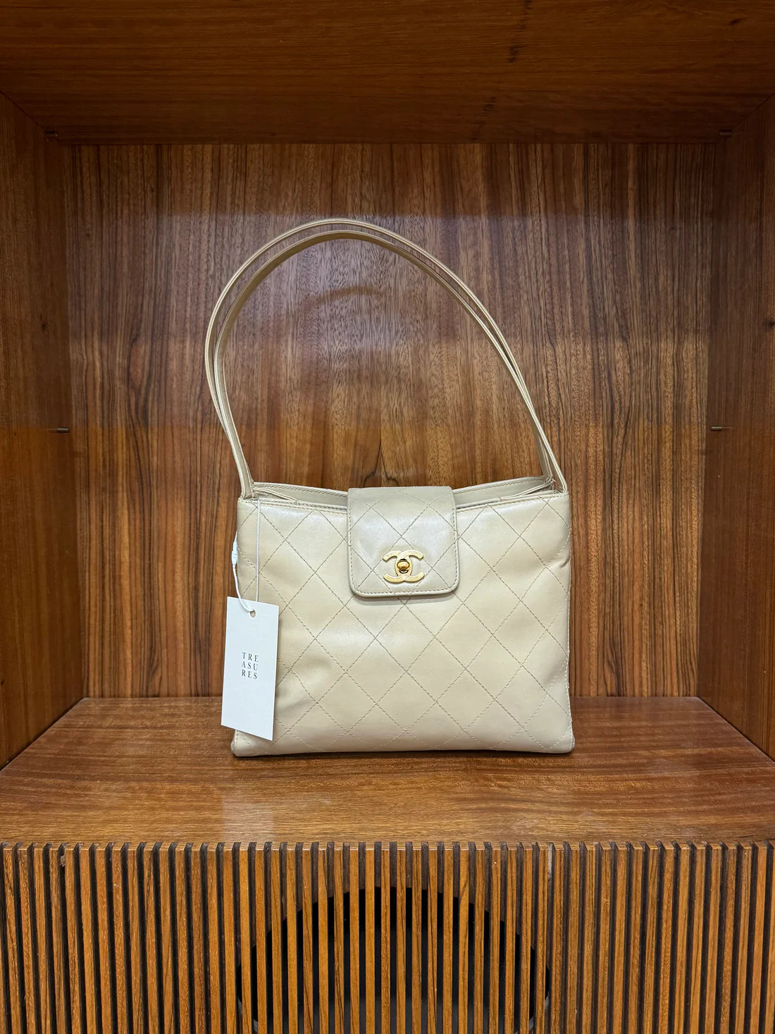 CHANEL KELLY SHOULDER BAG BEIGE TWIST LOCK 24K GOLD