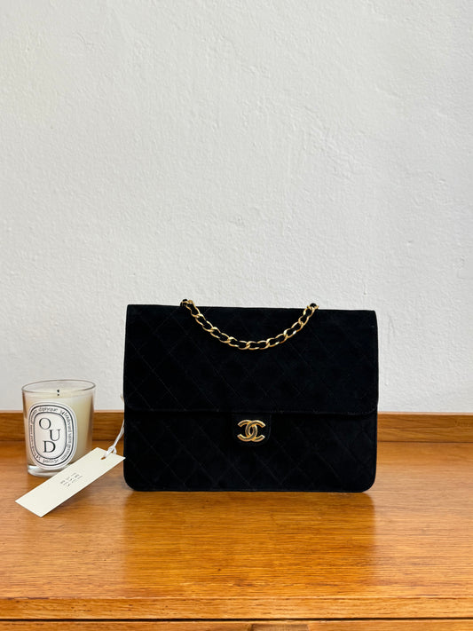 CHANEL SUEDE BLACK FLAP BAG
