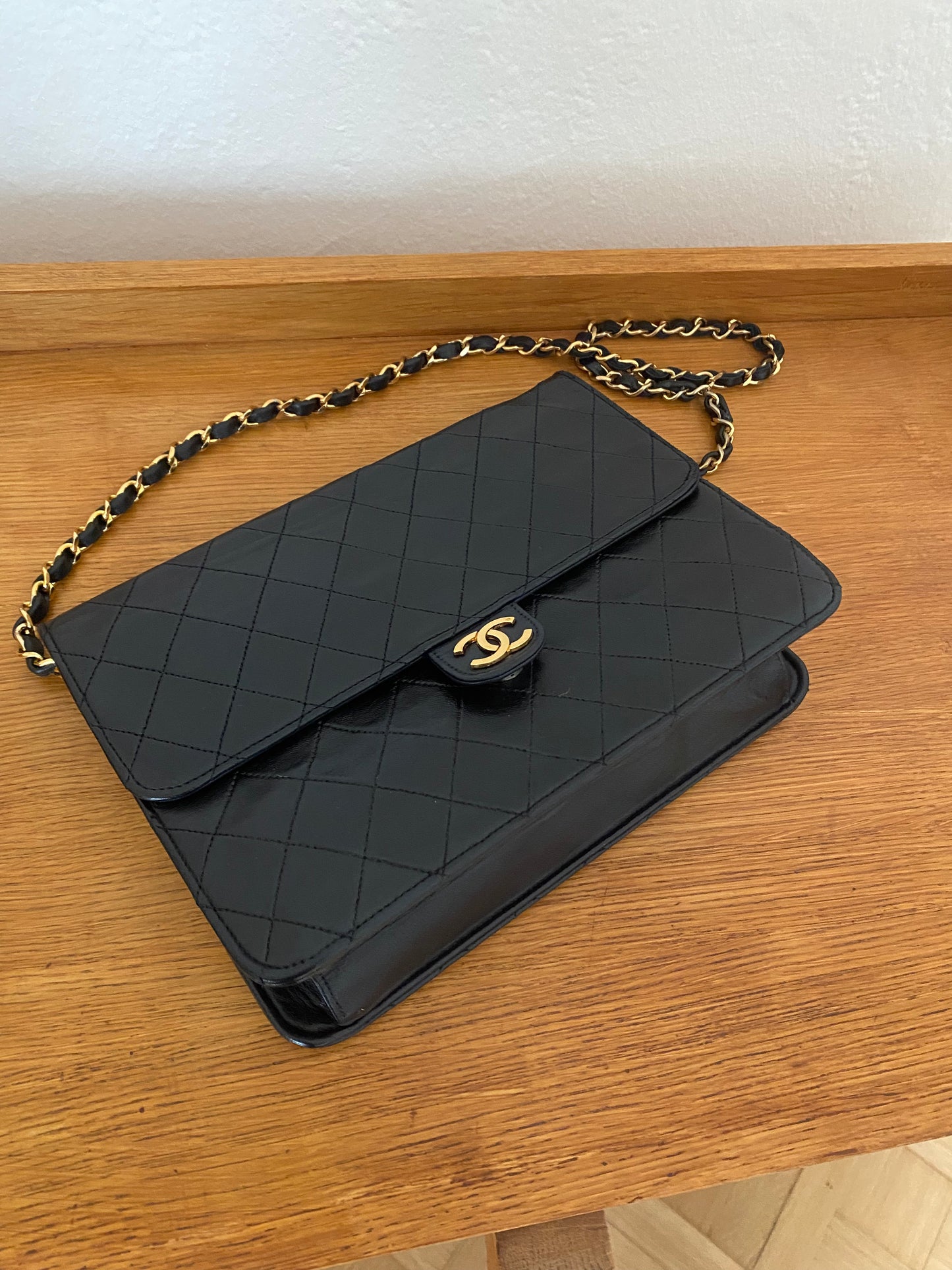 CHANEL CLASSIC SINGLE FLAP BAG