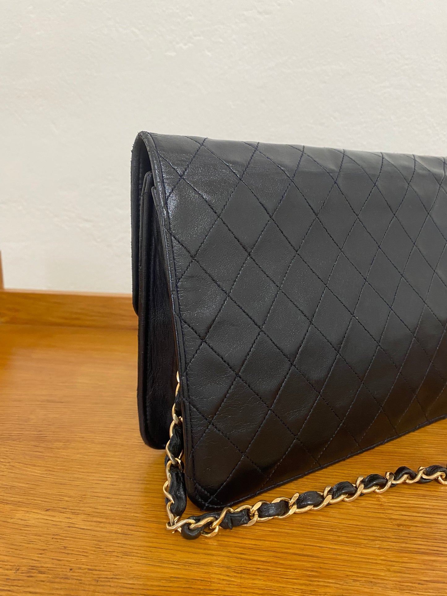 CHANEL CLASSIC SINGLE FLAP BAG