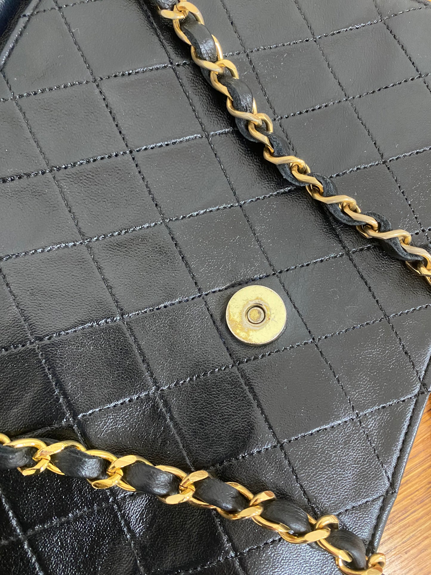 CHANEL CLASSIC SINGLE FLAP BAG